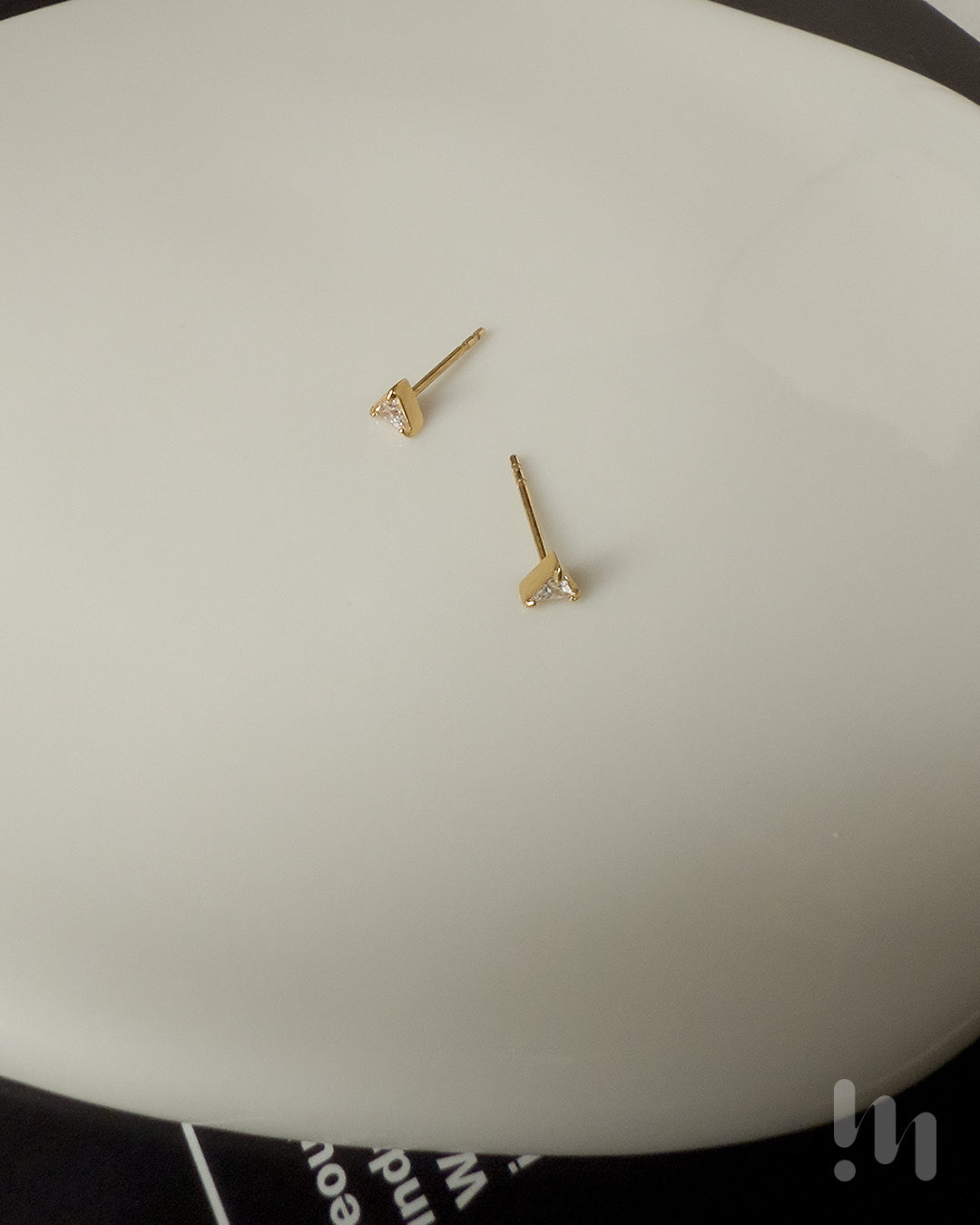 三角微光鋯石 耳環